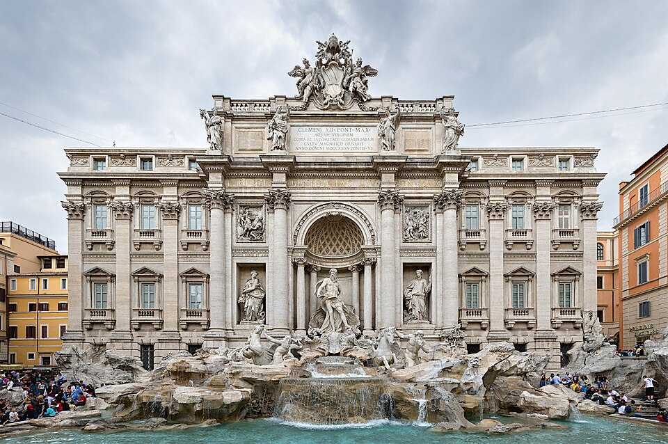 Trevi Fountain 2/4